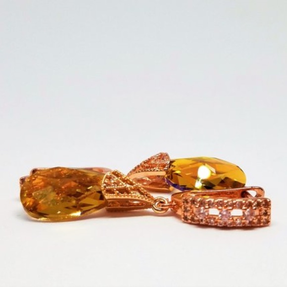 Swarovski Crystals Dangling Earrings - Picture 1 of 3